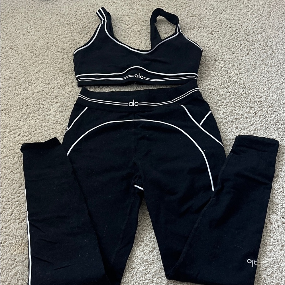 Alo yoga Airbrush High-Waist Heart Throb Legging and bra set